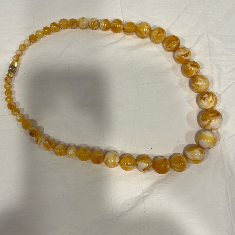 Gorgeous necklace.